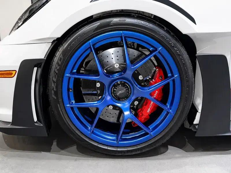 2024 Porsche 911 4.0L Automatic Rear-Wheel Drive 2-Seater (Parallel Import) — миниатюра 16