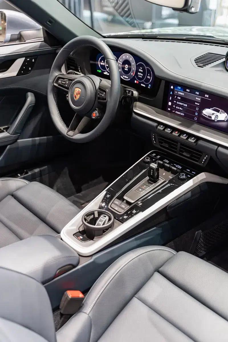 2025 Porsche 911 Carrera Cabriolet 3.0T — миниатюра 8