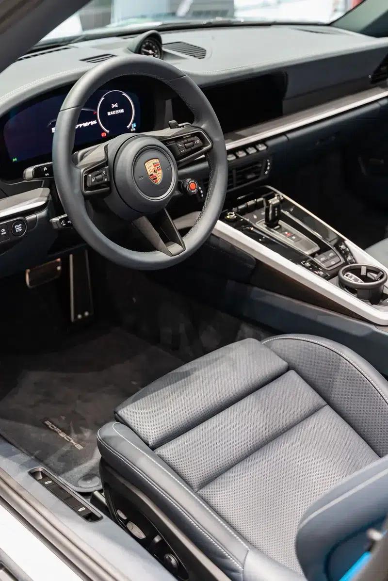 2025 Porsche 911 Carrera Cabriolet 3.0T — миниатюра 10