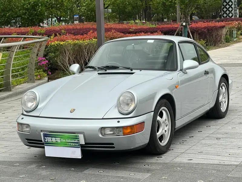 Porsche 911 1990 3.6L Automatic Rear-Wheel Drive 4-Seater Factory Custom Edition — миниатюра 1