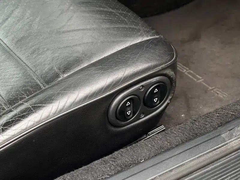 Porsche 911 1990 3.6L Automatic Rear-Wheel Drive 4-Seater Factory Custom Edition — миниатюра 14