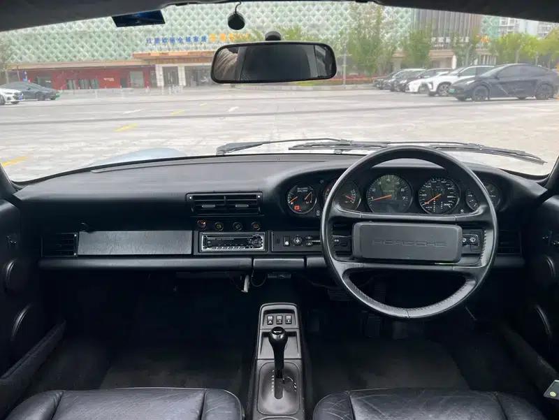 Porsche 911 1990 3.6L Automatic Rear-Wheel Drive 4-Seater Factory Custom Edition — миниатюра 19