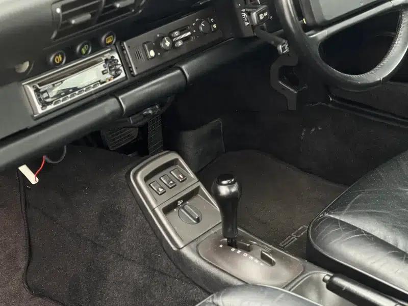 Porsche 911 1990 3.6L Automatic Rear-Wheel Drive 4-Seater Factory Custom Edition — миниатюра 21