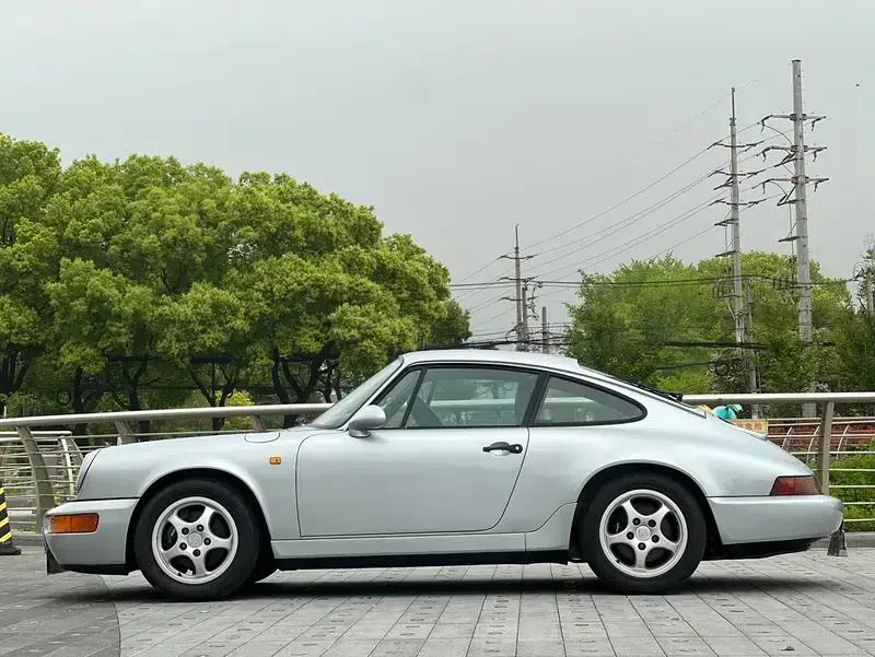 Porsche 911 1990 3.6L Automatic Rear-Wheel Drive 4-Seater Factory Custom Edition — миниатюра 4