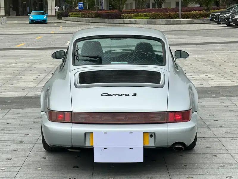 Porsche 911 1990 3.6L Automatic Rear-Wheel Drive 4-Seater Factory Custom Edition — миниатюра 6