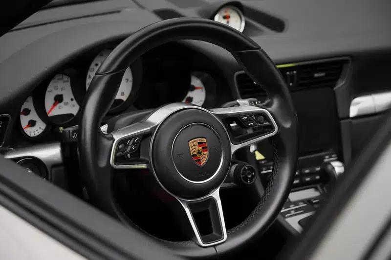 2016 Porsche 911 Targa 4 3.0T — миниатюра 34
