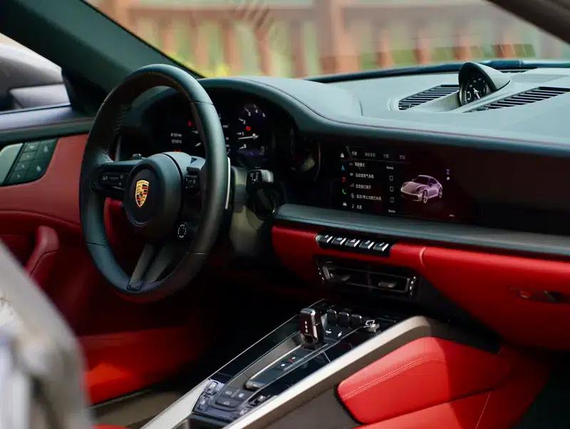 2023 Porsche 911 Carrera 4 3.0T — миниатюра 8