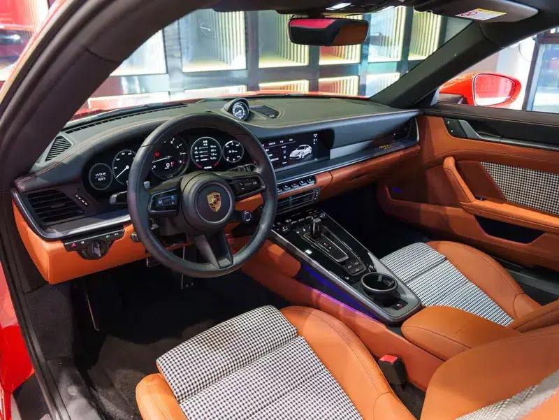 2022 Porsche 911 Carrera 3.0T — миниатюра 20