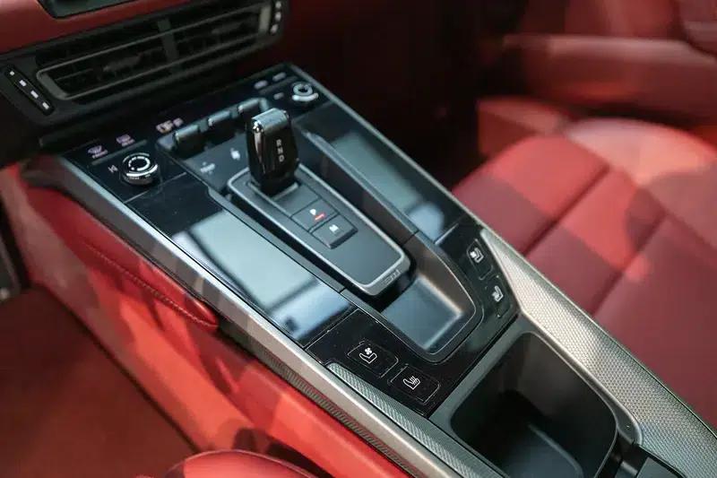 Porsche 911 2020 Carrera 3.0T — миниатюра 14