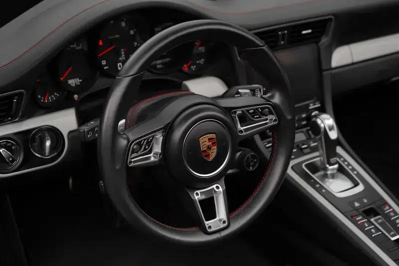 2016 Porsche 911 Targa 4 3.0T — миниатюра 32