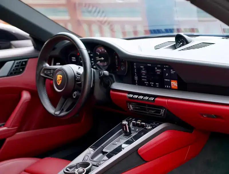 Porsche 911 2020 Carrera 4 3.0T — миниатюра 11
