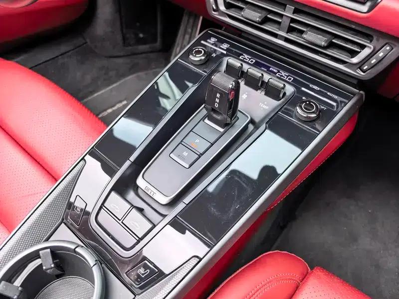 2020 Porsche 911 Targa 4 3.0T — миниатюра 25