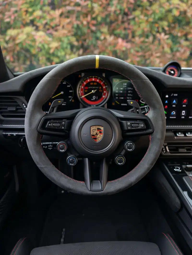 2023 Porsche 911 4.0L Automatic Rear-Wheel Drive 2-Seater (Parallel Import) — миниатюра 19