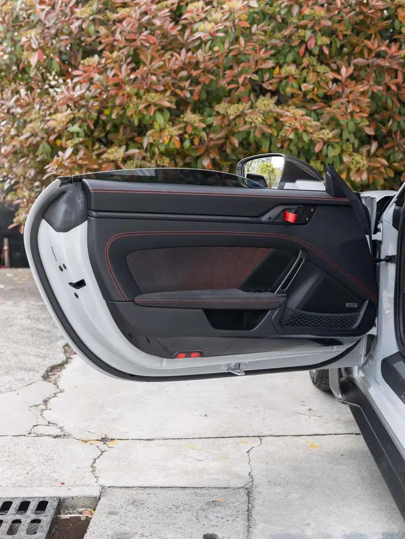 2023 Porsche 911 4.0L Automatic Rear-Wheel Drive 2-Seater (Parallel Import) — миниатюра 9