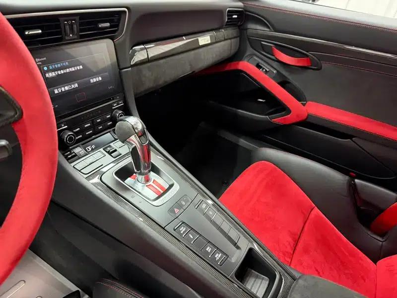 Porsche 911 2018 GT2 RS — миниатюра 18