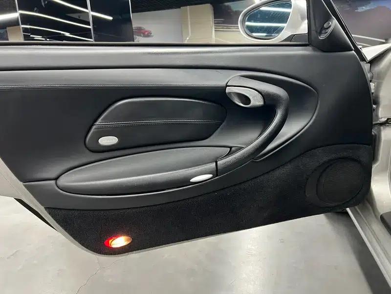 2005 Porsche 911 Carrera 4 AT 3.6L — миниатюра 23