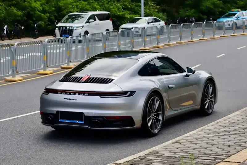 2022 Porsche 911 Carrera 3.0T — миниатюра 6