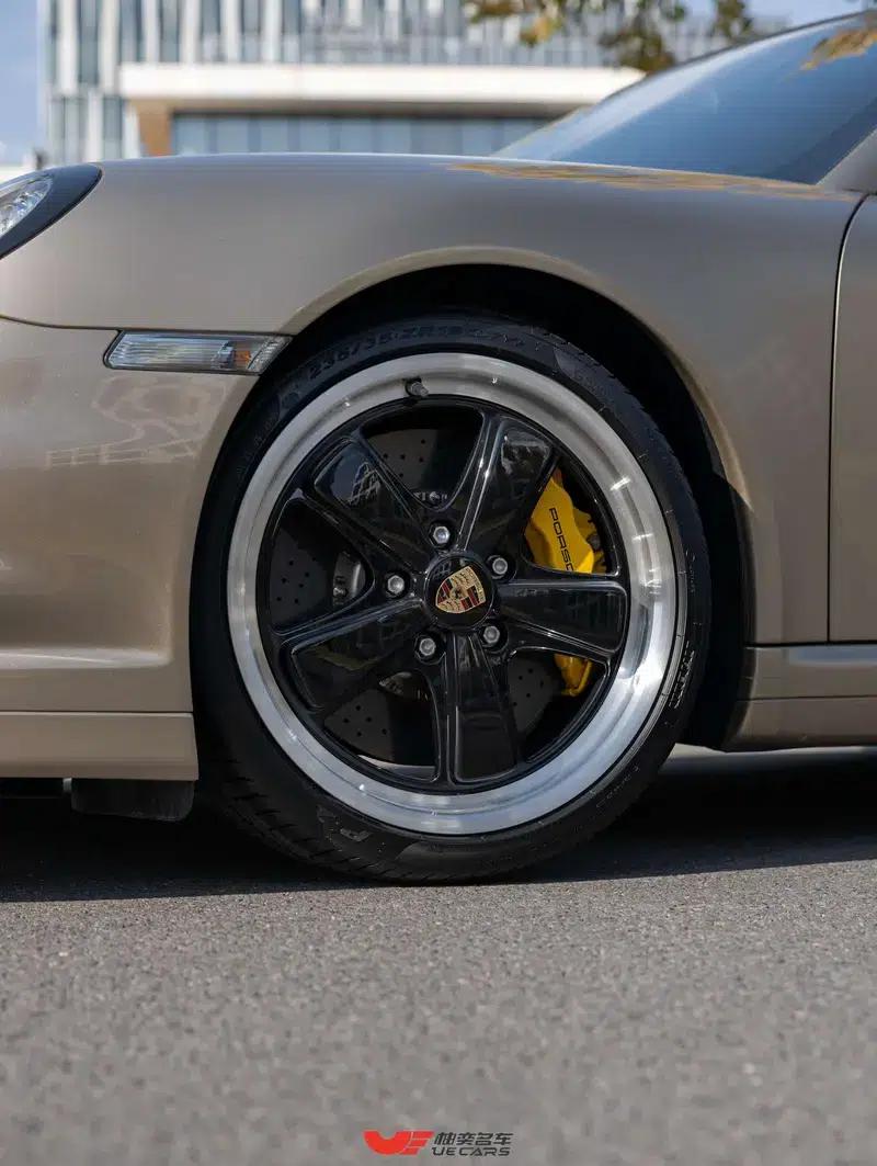 2010 Porsche 911 Turbo S 3.8T — миниатюра 11