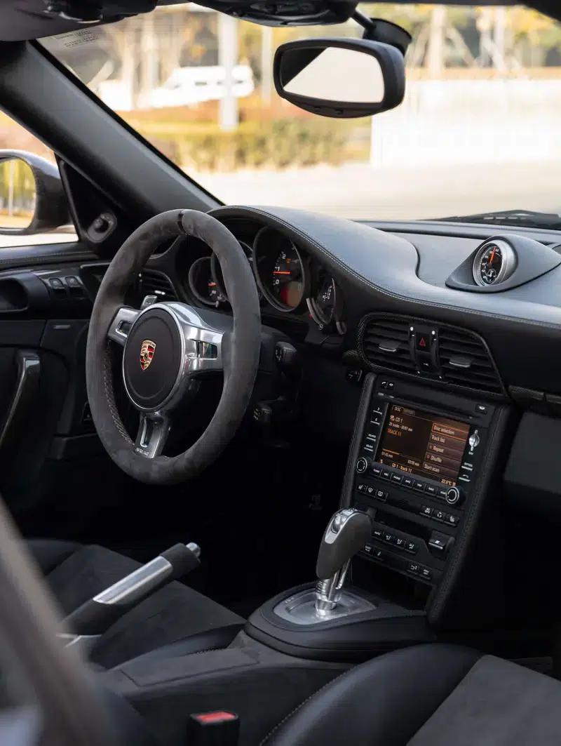 2010 Porsche 911 Turbo S 3.8T — миниатюра 14