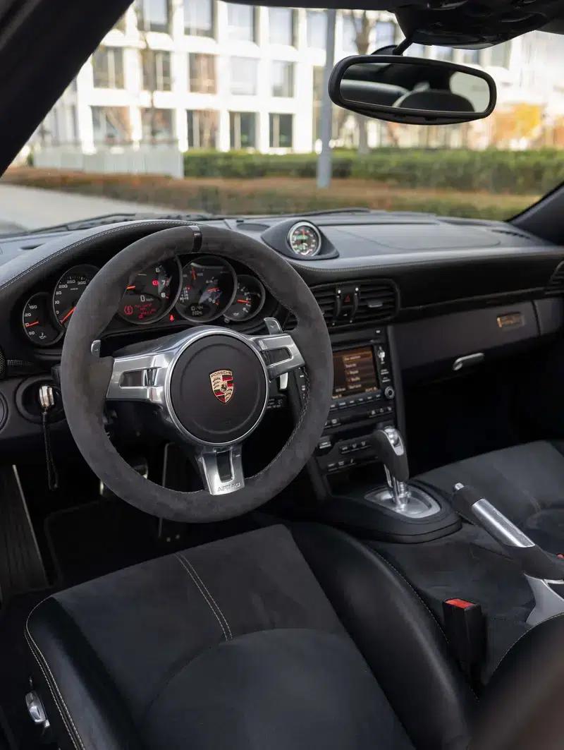 2010 Porsche 911 Turbo S 3.8T — миниатюра 18