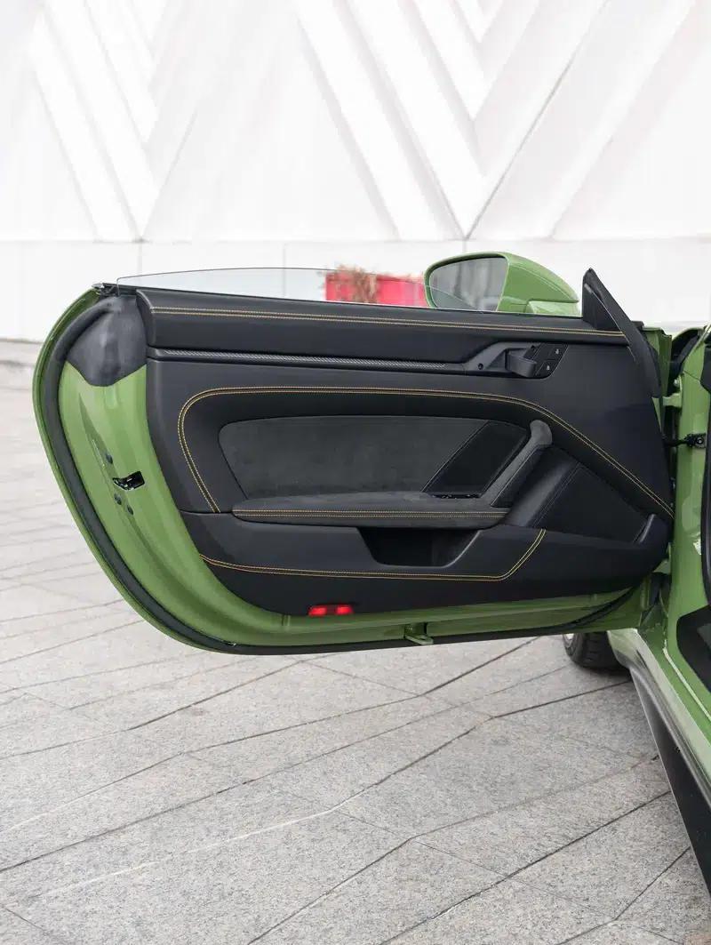 Porsche 911 2022 4.0L Manual Rear-Wheel Drive 2-Seater (Parallel Import) — миниатюра 12
