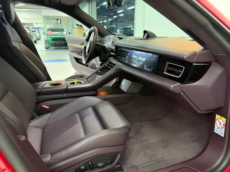 2020 Taycan — миниатюра 13