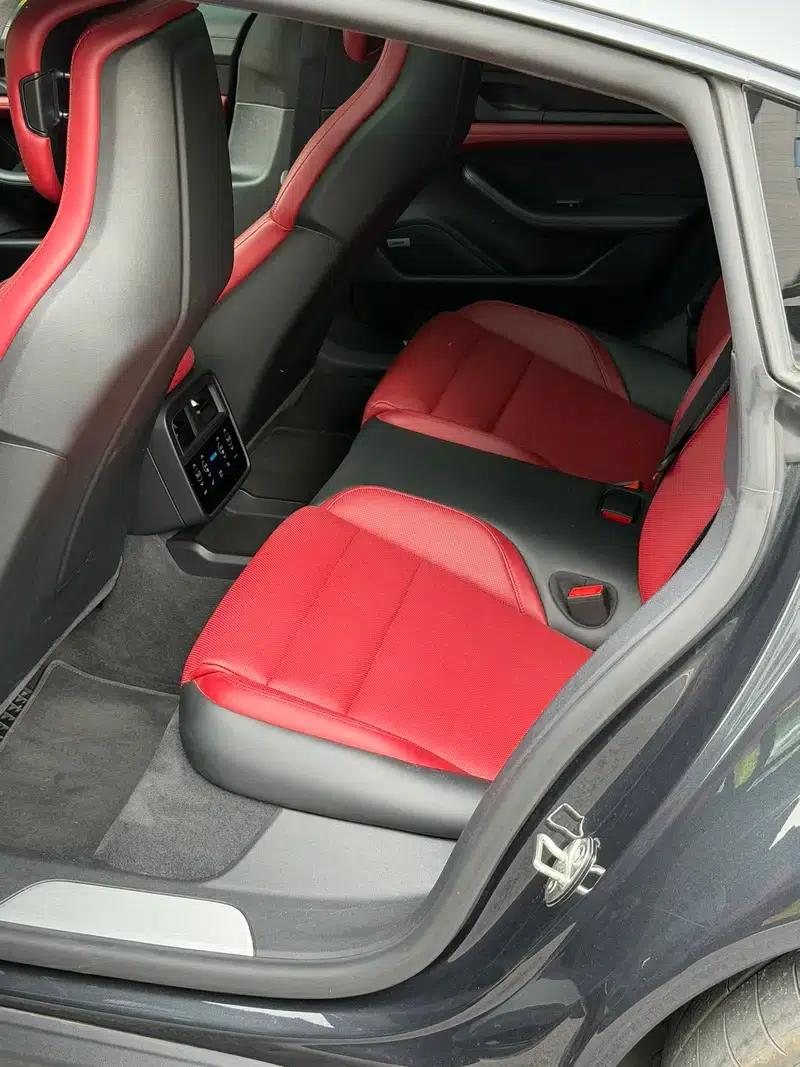 2019 Taycan Turbo — миниатюра 17