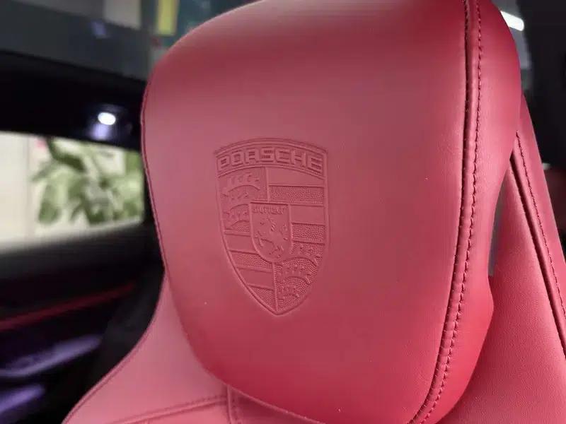 2023 Taycan AWD 5-seater Pure Electric Factory Custom Edition — миниатюра 9