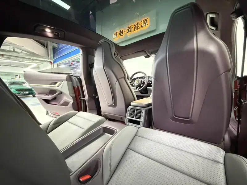 2020 Taycan — миниатюра 13