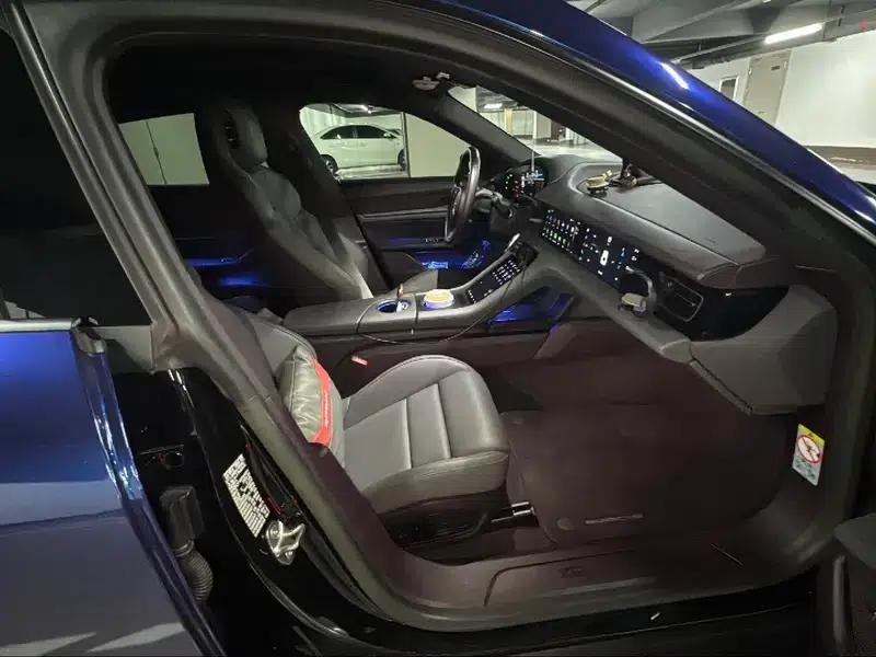 Taycan 2022 Taycan 4 Cross Turismo — миниатюра 8