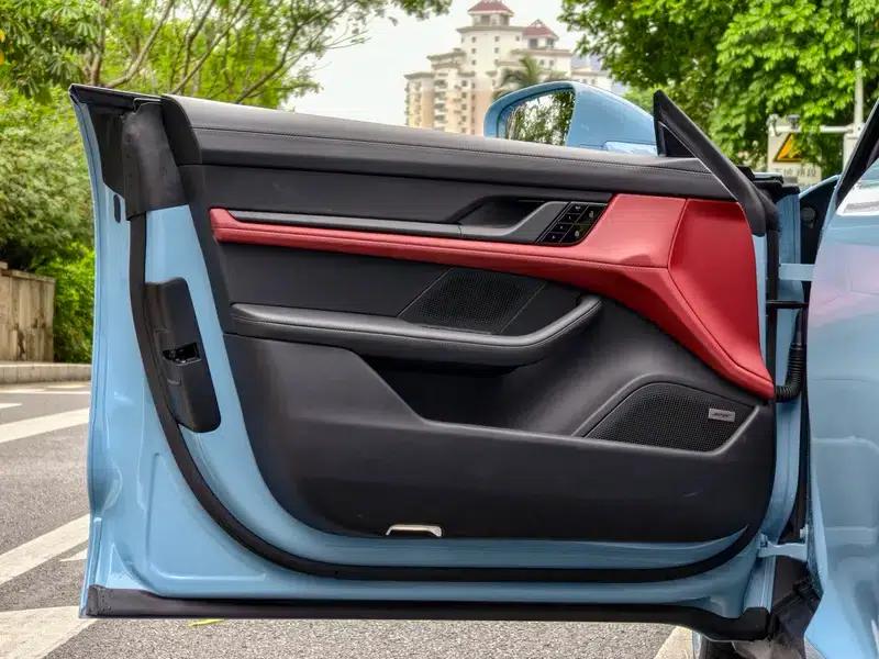 2022 Taycan 4S — миниатюра 25