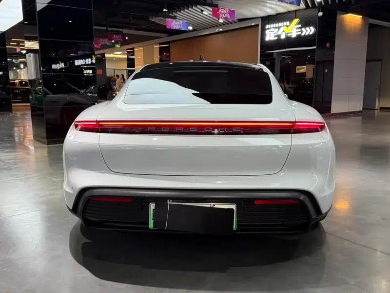 2022 Taycan 4S — миниатюра 3