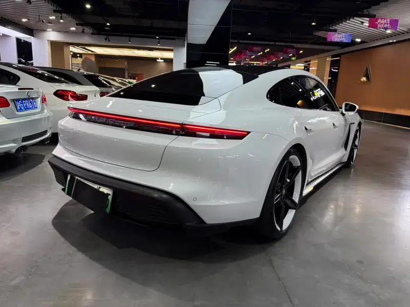 2022 Taycan 4S — миниатюра 4