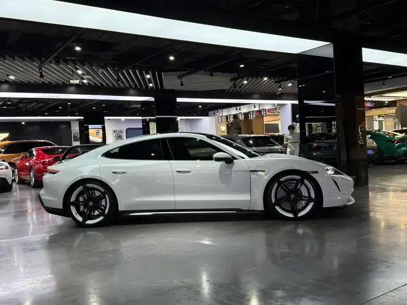 2022 Taycan 4S — миниатюра 5