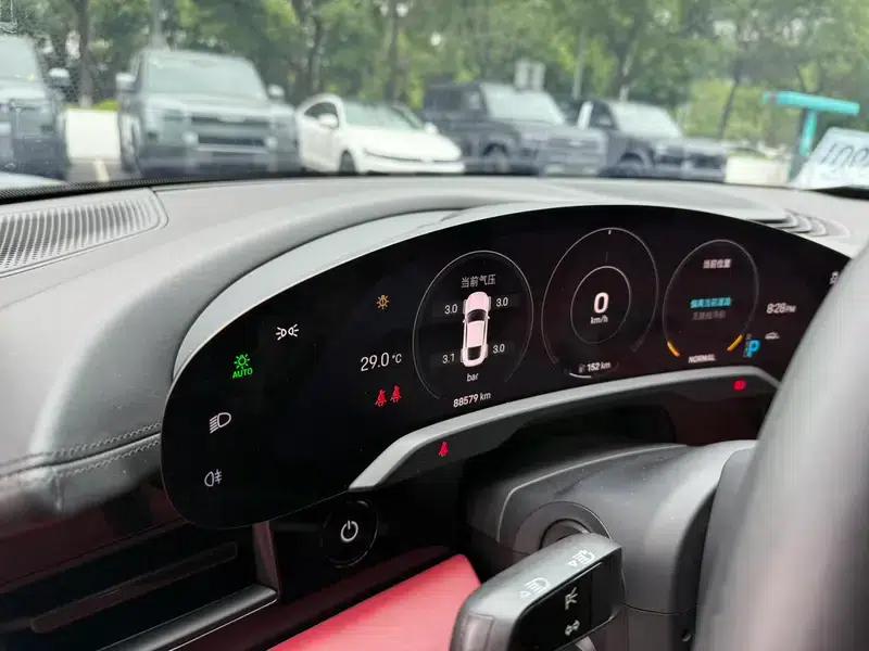 2020 Taycan — миниатюра 11