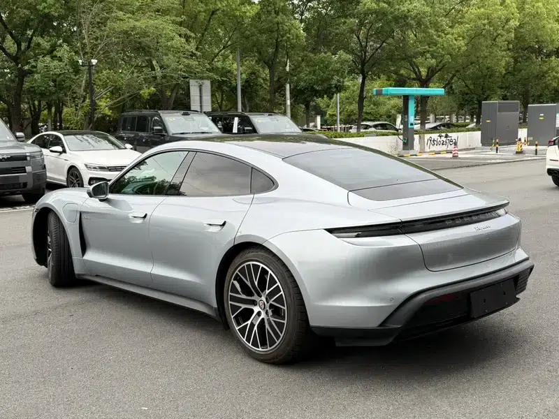 2020 Taycan — миниатюра 4