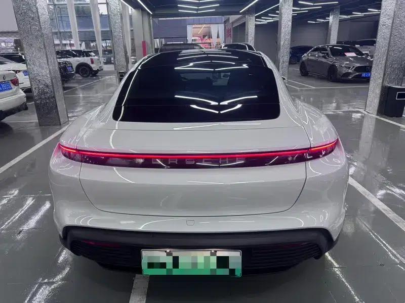 2020 Taycan — миниатюра 5