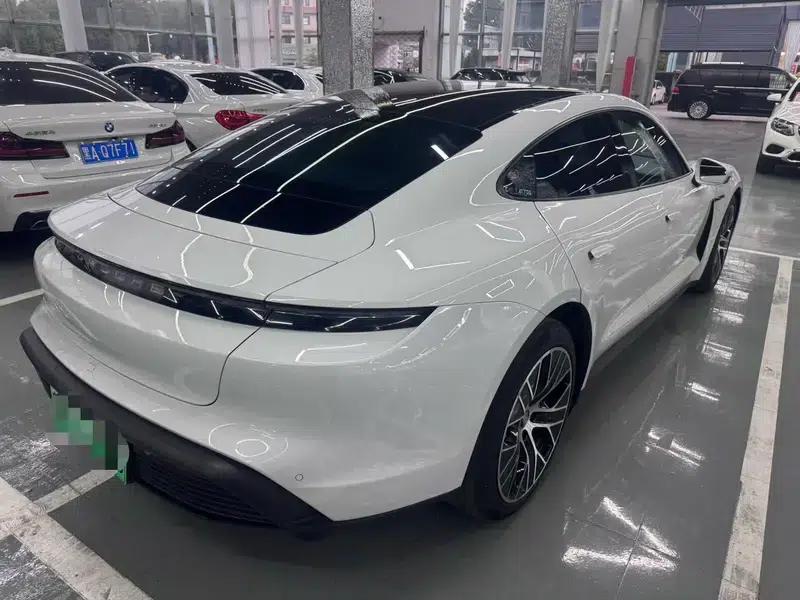 2020 Taycan — миниатюра 6