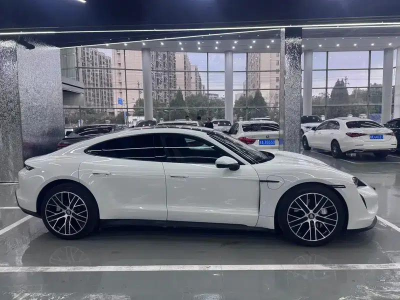 2020 Taycan — миниатюра 7