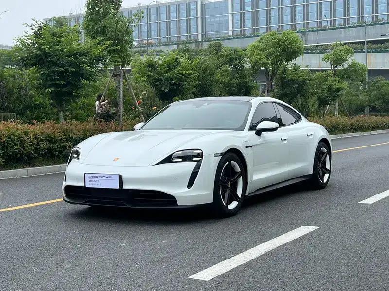2022 Taycan Facelift — миниатюра 1