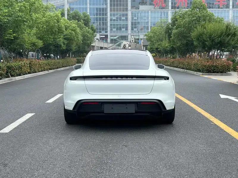 2022 Taycan Facelift — миниатюра 5