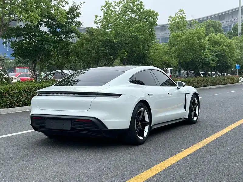 2022 Taycan Facelift — миниатюра 6