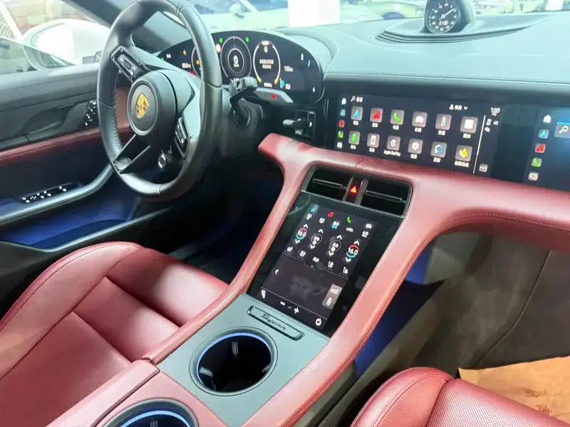 2020 Taycan — миниатюра 14