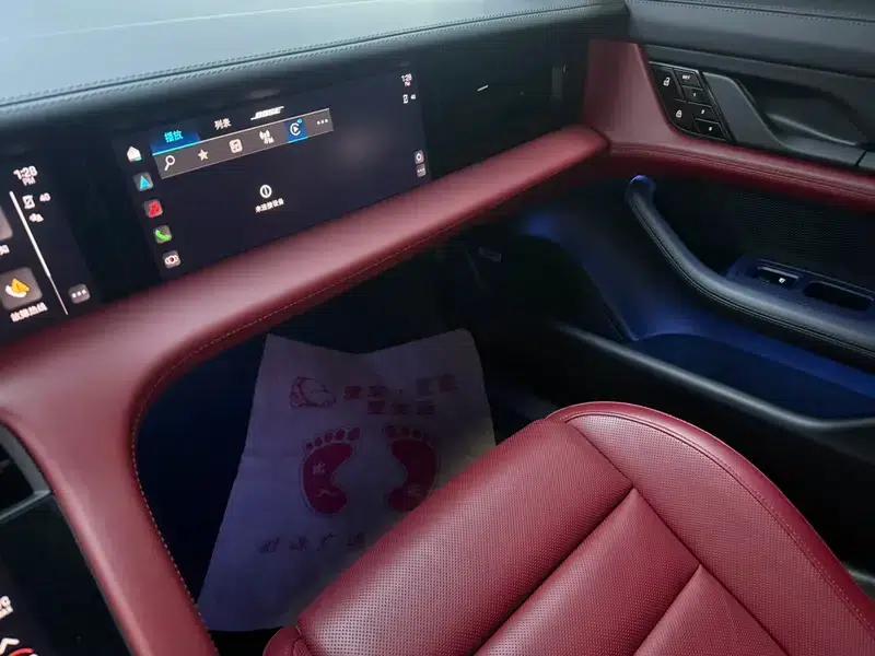 2020 Taycan — миниатюра 19