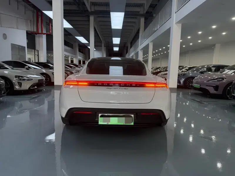 2020 Taycan — миниатюра 5