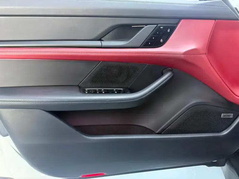 2020 Taycan — миниатюра 8