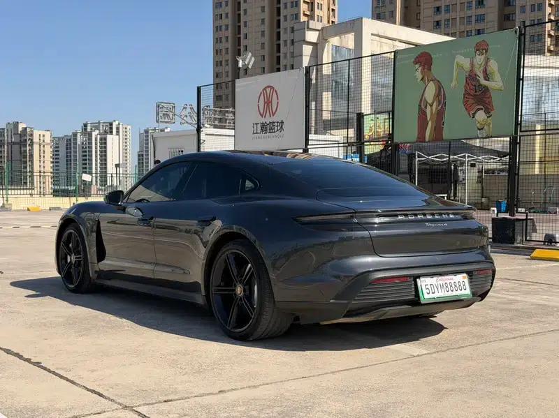 2020 Taycan — миниатюра 5