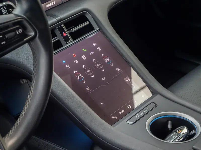 2019 Taycan 4S — миниатюра 20