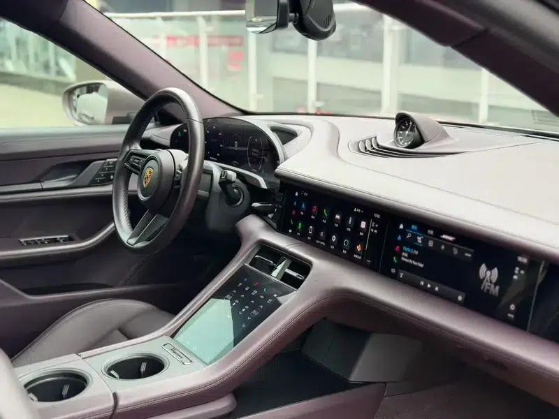 2020 Taycan — миниатюра 6