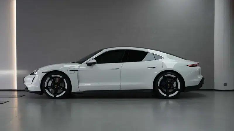 2021 Taycan, Rear-wheel Drive, 5-seater, Pure Electric, Parallel Import — миниатюра 4